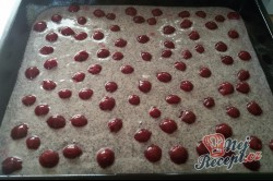 Příprava receptu Hrnkový makový koláček s višněmi, krok 9