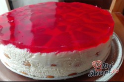 Příprava receptu Nepečený tvarohovo-pudinkový dortík s jahodami a želé, krok 2