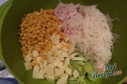 Příprava receptu Celerový salát s ananasem a pórkem, krok 3