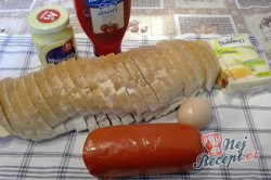 Příprava receptu Horké sendviče se šunkou, sýrem a vajíčkem, krok 1
