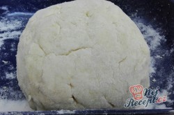 Příprava receptu Jahodové koule z bramborového těsta s osmaženou strouhankou, krok 6