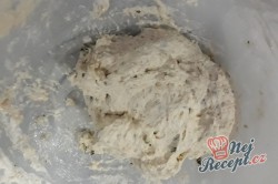 Příprava receptu Nadýchaný, měkký a křupavý domácí chlebíček, krok 1