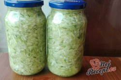 Příprava receptu Sterilovaný okurkový salát - zásoby na zimu, krok 1