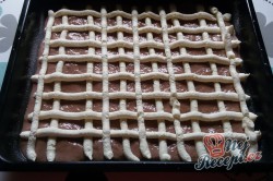 Příprava receptu Kakaový kynutý koláč s tvarohem - falešná prošívaná deka, krok 7