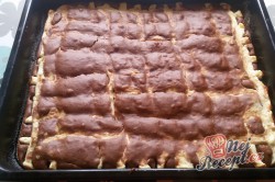 Příprava receptu Kakaový kynutý koláč s tvarohem - falešná prošívaná deka, krok 9