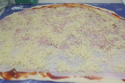 Příprava receptu Pizzovníky z kynutého těsta, za kterými se pouze zapráší, krok 6