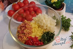 Příprava receptu Květákovo-kedlubnové kouličky s mozarellou, krok 2