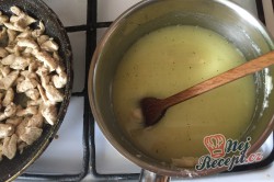 Příprava receptu Těstoviny s kuřecím masem a sýrovou omáčkou, krok 5