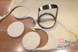 Příprava receptu Meruňkové kynuté koláčky, krok 6