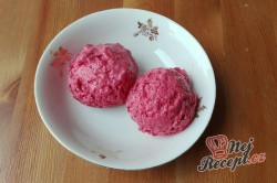 Příprava receptu Zdravý mražený jahodový jogurt/zmrzlina, připraveno za 5 minut ze 4 surovin, krok 4