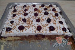 Příprava receptu Třešňový koláč s bohatou vrstvou šlehačky, krok 4