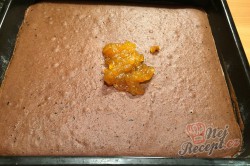 Příprava receptu Fantastický koláč Nescafé se smetanovo čokoládovou pěnou, krok 6