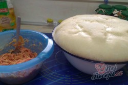 Příprava receptu Pizzovníky z kynutého těsta v netradičním tvaru, krok 1