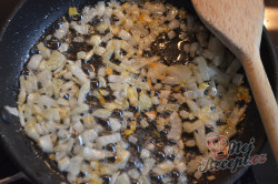 Příprava receptu Kuřecí soté s houbami a bramborovými šiškami, krok 3
