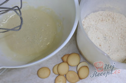 Příprava receptu MARLENKA (medovo-mléčné) kuličky, krok 1