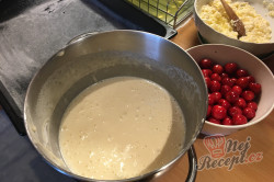Příprava receptu Maďarský tvarohový koláč s třešněmi, krok 4