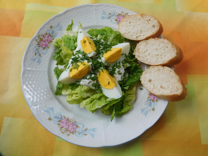 Recept Hlávkový salát s vařenými vejci
