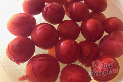 Příprava receptu Česnekovo rajčatová směs za studena, kterou netřeba ani zavařovat a nezkazí se., krok 2