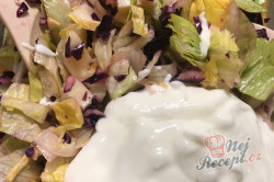 Příprava receptu Fatastický, lehký a chutný FIT salát s červeným zelím a bílým jogurtem, krok 1