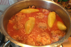 Příprava receptu Tradiční, chuťově nepřekonatelná plněná paprika v rajčatové omáčce, krok 5