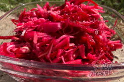 Příprava receptu Bleskový detox díky výbornému salátu s červenou řepou, po kterém se hubne za pár dní, krok 1