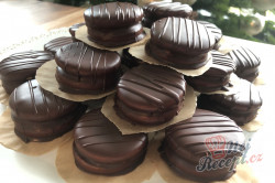 Příprava receptu Medová kolečka: Nejchutnější vánoční cukroví zalité čokoládou, krok 7