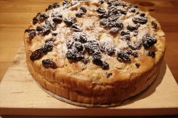 Příprava receptu Jablečný koláč ze zakysané smetany s rozinkami, krok 8