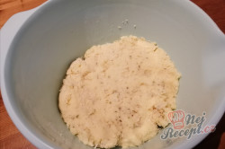 Příprava receptu Sýrové kuličky jako příloha, která nahradí i obyčejné hranolky, krok 3