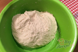 Příprava receptu Nejlepší náhrada chleba z hrnečku. Placky z bílého jogurtu, které zvládne připravit i začátečník., krok 5