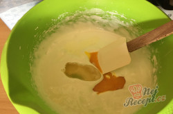 Příprava receptu Skvělý pudinkáčik s polevou ze zakysané smetany, krok 3