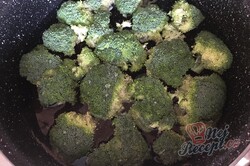 Příprava receptu Letní brokolicová polévka, krok 2