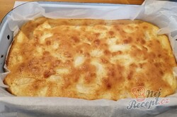 Příprava receptu Jablečný vichr - jemný a chutný koláč z hrnečku, krok 7