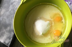 Příprava receptu Šťavnatý rebarborový jahodový koláček s tvarohem, krok 2