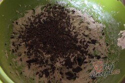 Příprava receptu Fantastický švestkový koláč z celozrnné mouky se strouhanou čokoládou, krok 5