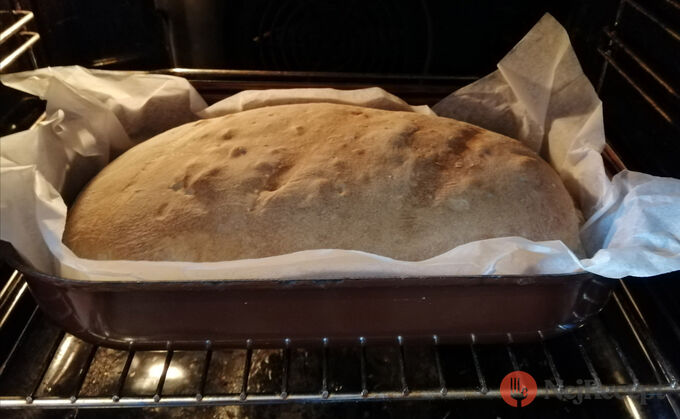 Recept Extra jemný hrnkový chléb i pro začátečníky, který stačí jen zamíchat vařečkou.