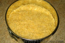 Příprava receptu Slaný dort s houbami, mletým masem a sýrem, krok 7
