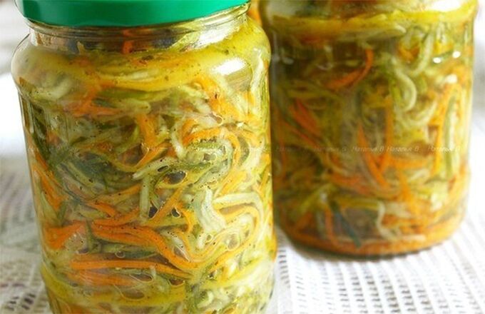 Recept Jednoduché zavařování v troubě - okurkový salát s mrkví