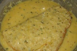 Příprava receptu Chlebíček ve vajíčku se strouhaným sýrem, krok 2