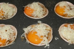 Příprava receptu Pečená vejce se šunkou, krok 1