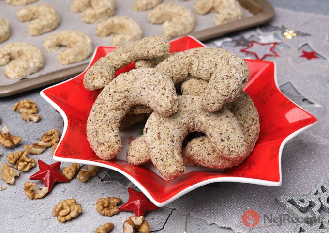 Recept Ořechové rohlíky jen ze 3 surovin jsou hitem letošních Vánoc
