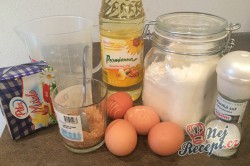 Příprava receptu Křehké větrníky s jahodovou dření, krok 1