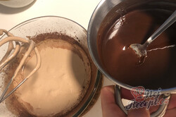 Příprava receptu Bombastický čokoládový dezert bez mouky, který se doslova rozplývá na jazyku, krok 3