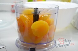 Příprava receptu Jednoduchý tvarohový dort s meruňkami "Sluneční pozdrav", krok 8