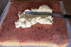 Příprava receptu Dokonalé medové punčové kostky s vanilkovým krémem, krok 9