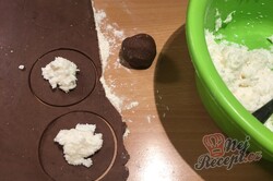 Příprava receptu Čokoládové sušenky s bohatou kokosovou náplní, krok 4