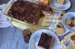 Příprava receptu Nepečené karamelovo-čokoládové řezy se sušenkami, krok 14