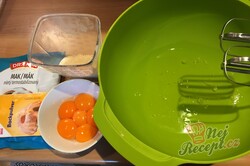 Příprava receptu Výborný makový zákusek s vanilkovým krémem a čokoládovou polevou, krok 2