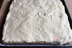Příprava receptu Výborný makový zákusek s vanilkovým krémem a čokoládovou polevou, krok 11