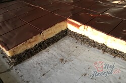 Příprava receptu Výborný makový zákusek s vanilkovým krémem a čokoládovou polevou, krok 15