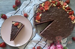 Příprava receptu Bezlepkový kakaový koláč s jahodovou pěnou, krok 3
